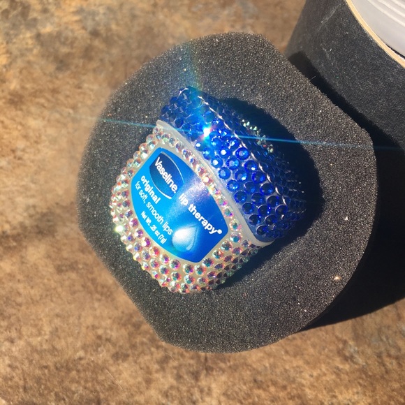 Limited-Edition Swarovski Crystal Lip Therapy - Picture 2 of 7